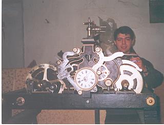 El reloj restaurado - Foto GÓMEZ, Francisco - INDUSTRIAS MANCLÚS S. C. V.