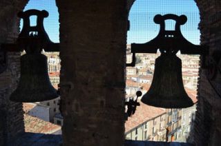 Dos de las campanas que están siendo electrificadas - Autor: ARAGÓN DIGITAL